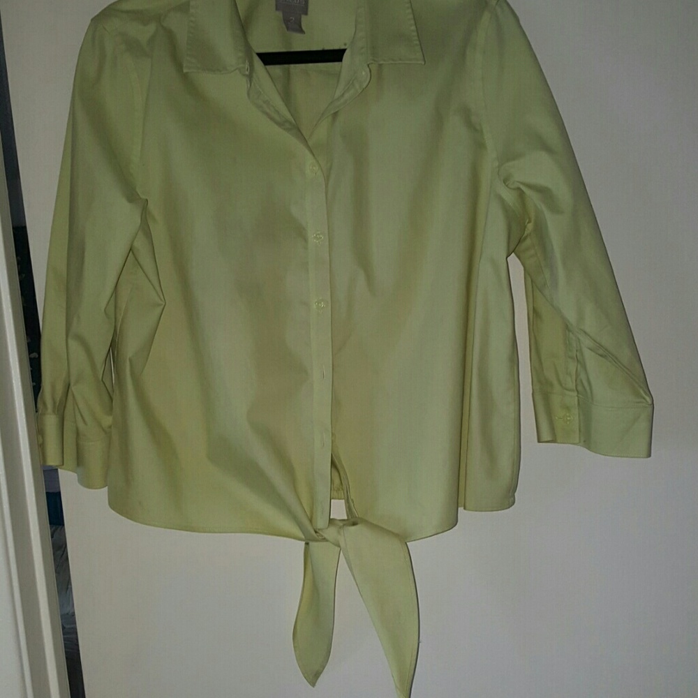 Chicos Size 2 wrinkle resistant blouse